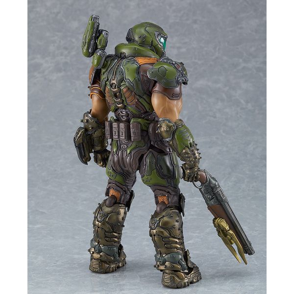 ドゥームエターナル　ドゥームスレイヤー　フィギュア Amazon.com: Good Smile Doom Eternal: Doom Slayer Figma