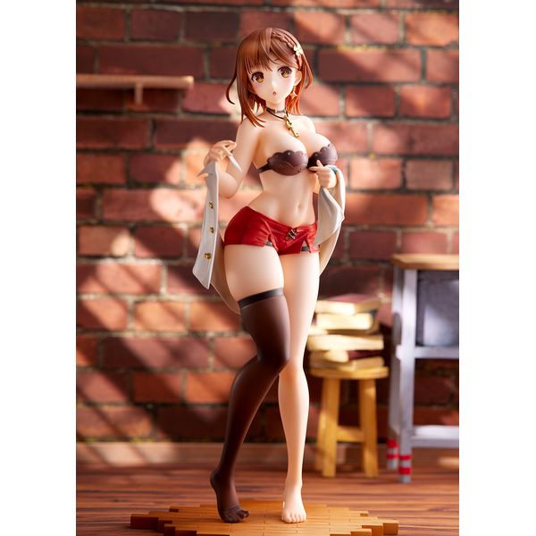 ライザのアトリエ2 ～失われた伝承と秘密の妖精～ ライザお着替えmode 1/7 Amazon | ライザのアトリエ2 ~失われた伝承と秘密の妖精~ ライザ